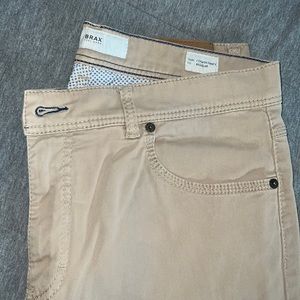 Brax khaki size 34